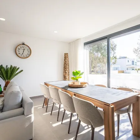 Olivia - By Smarthomes Villa *